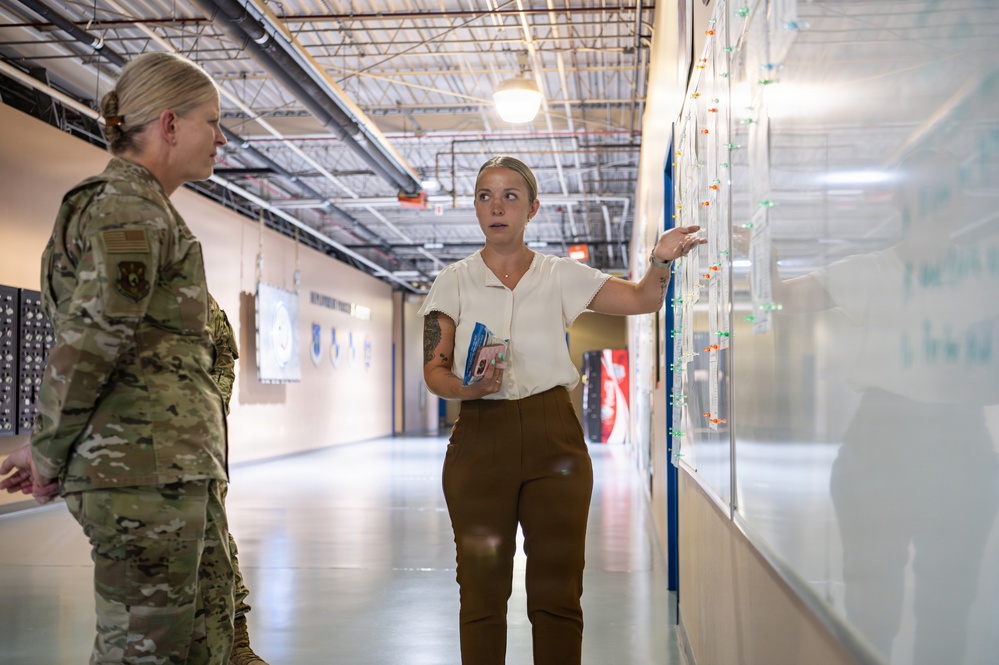 Lt. Gen. Hammerstedt visits Tinker AFB