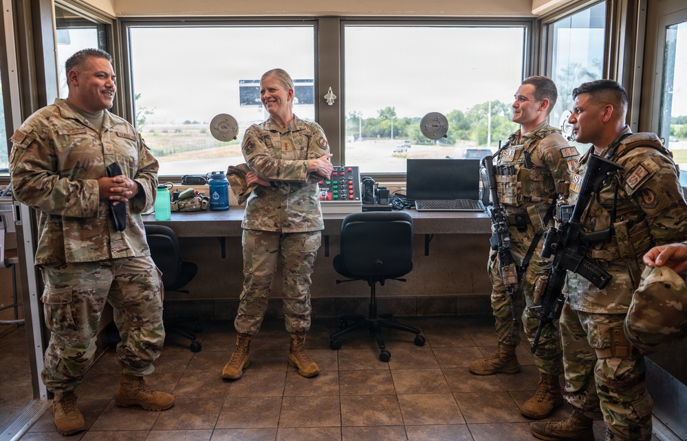 Lt. Gen. Hammerstedt visits Tinker AFB