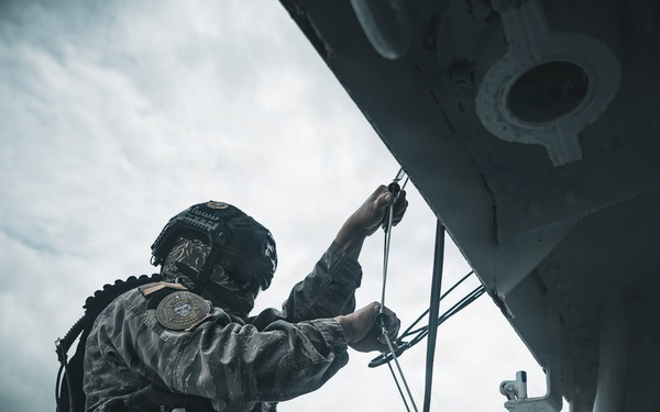 Panama’s Aeronaval and National Police conduct VBSS training during PANAMAX Alpha 2026