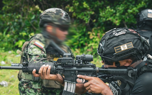 Multinational SOF personnel conduct assault training during PANAMAX 2026