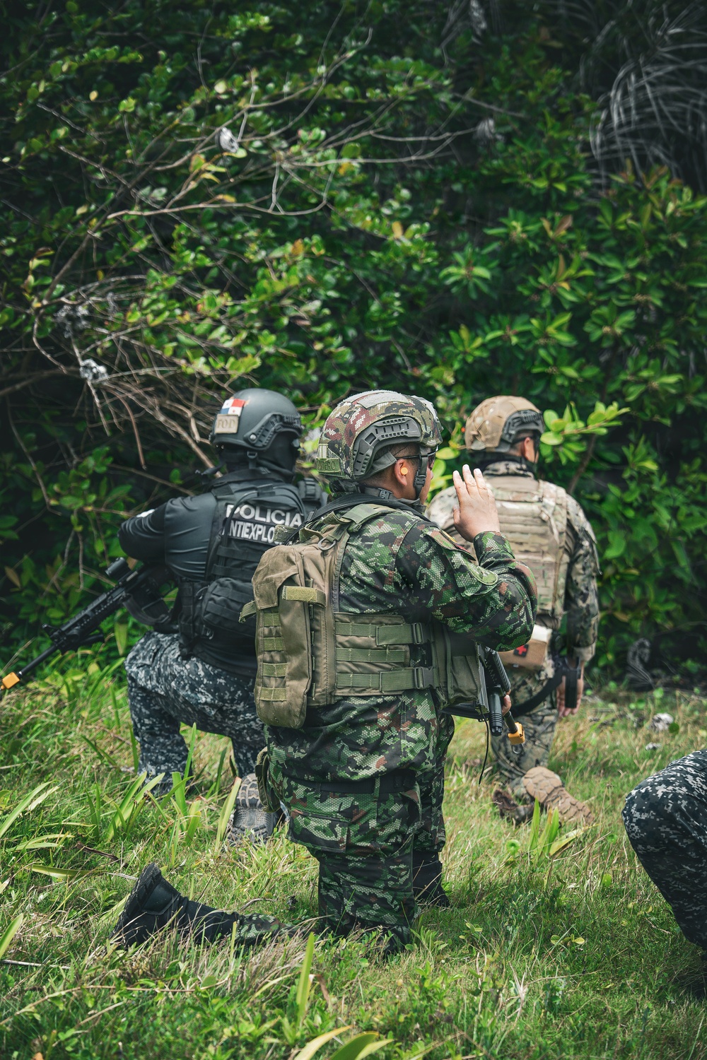 Multinational SOF personnel conduct assault training during PANAMAX 2026