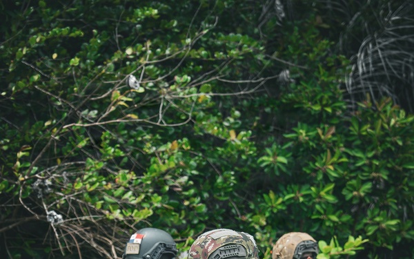 Multinational SOF personnel conduct assault training during PANAMAX 2026