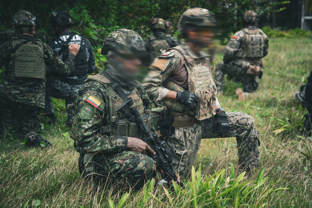 Multinational SOF personnel conduct assault training during PANAMAX 2026