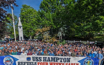 Adm. William Houston Visits Portsmouth Naval Shipyard