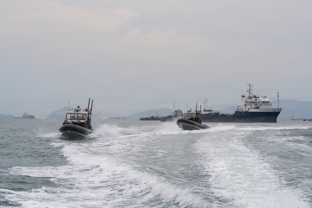 U.S. Coast Guard, Partner Nations Strengthen Maritime Maneuver Skills During PANAMAX 2026