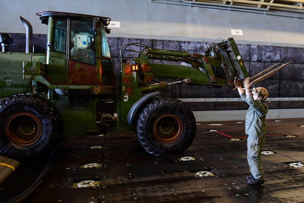 USS Essex Conducts Inport Well Deck Operations