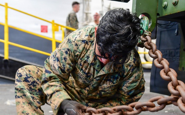 USS Essex Conducts Inport Well Deck Operations