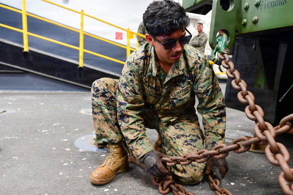 USS Essex Conducts Inport Well Deck Operations