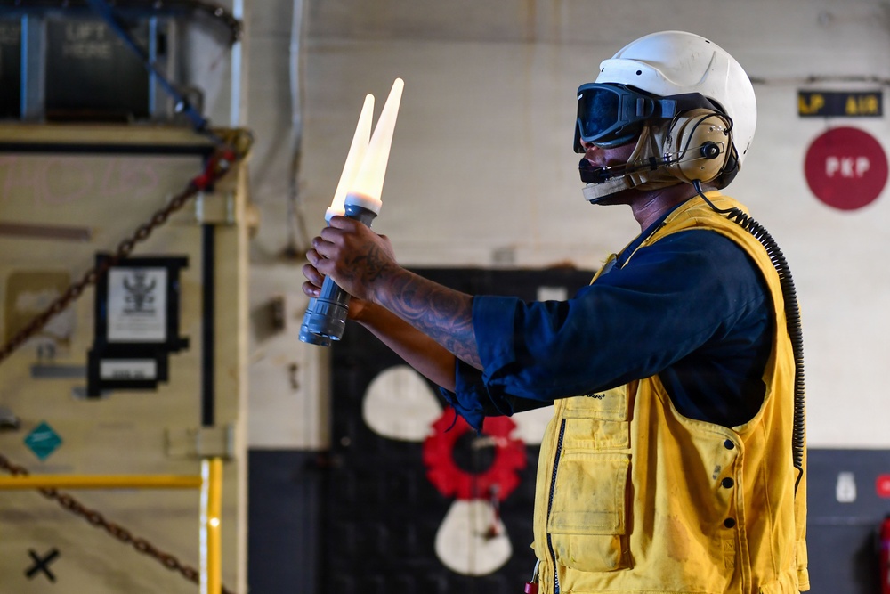 USS Essex Conducts Inport Well Deck Operations