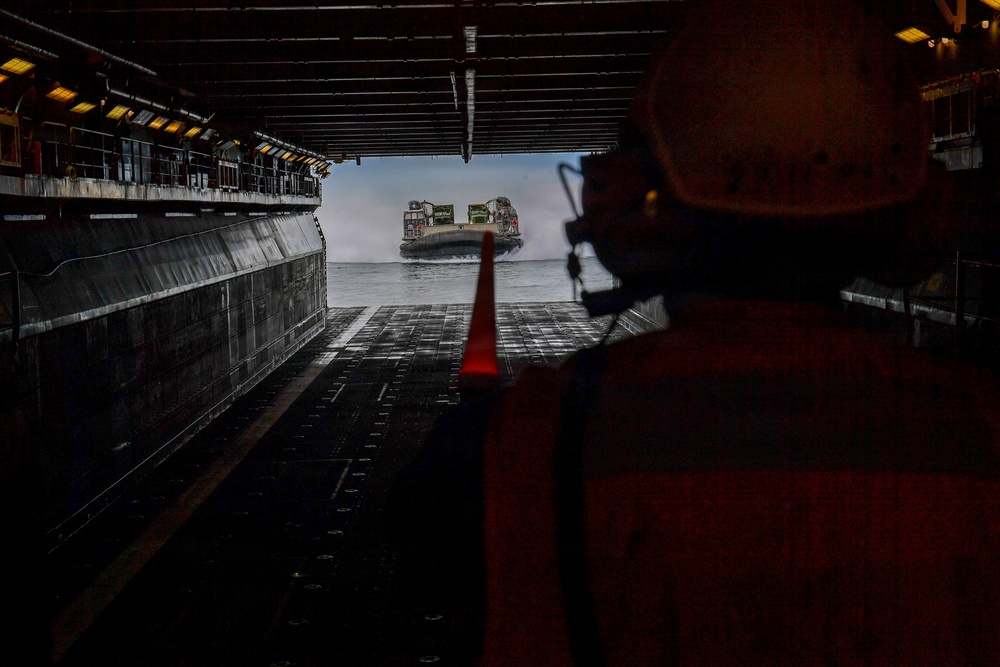 USS Essex Conducts Inport Well Deck Operations