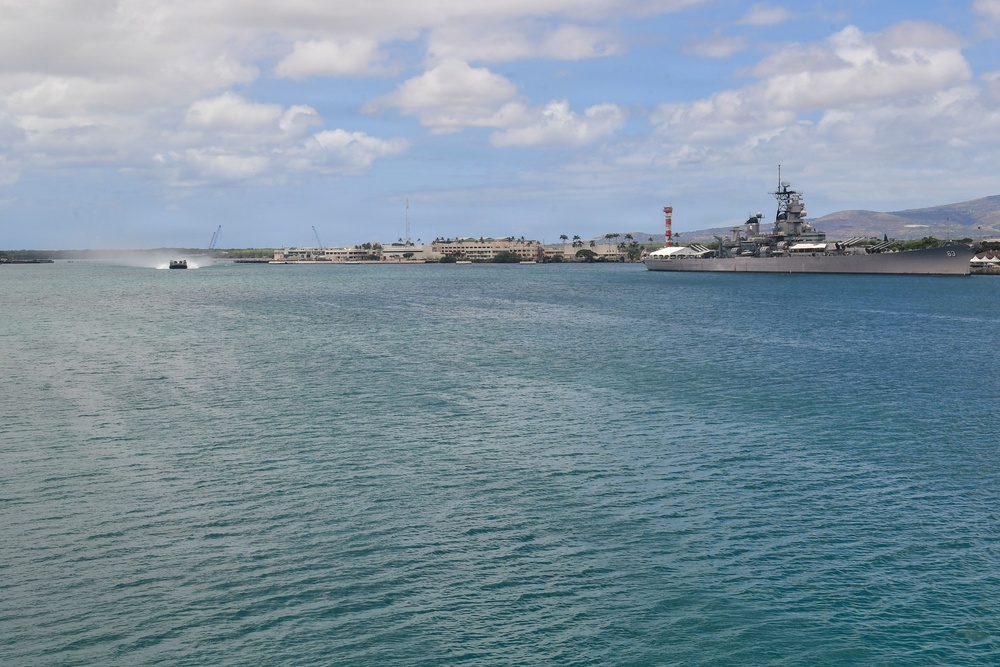USS Essex Conducts Inport Well Deck Operations
