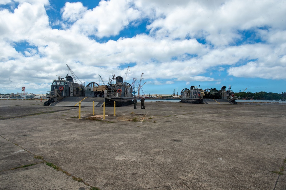 USS Essex (LHD 2) Conducts Well Deck Ops Inport