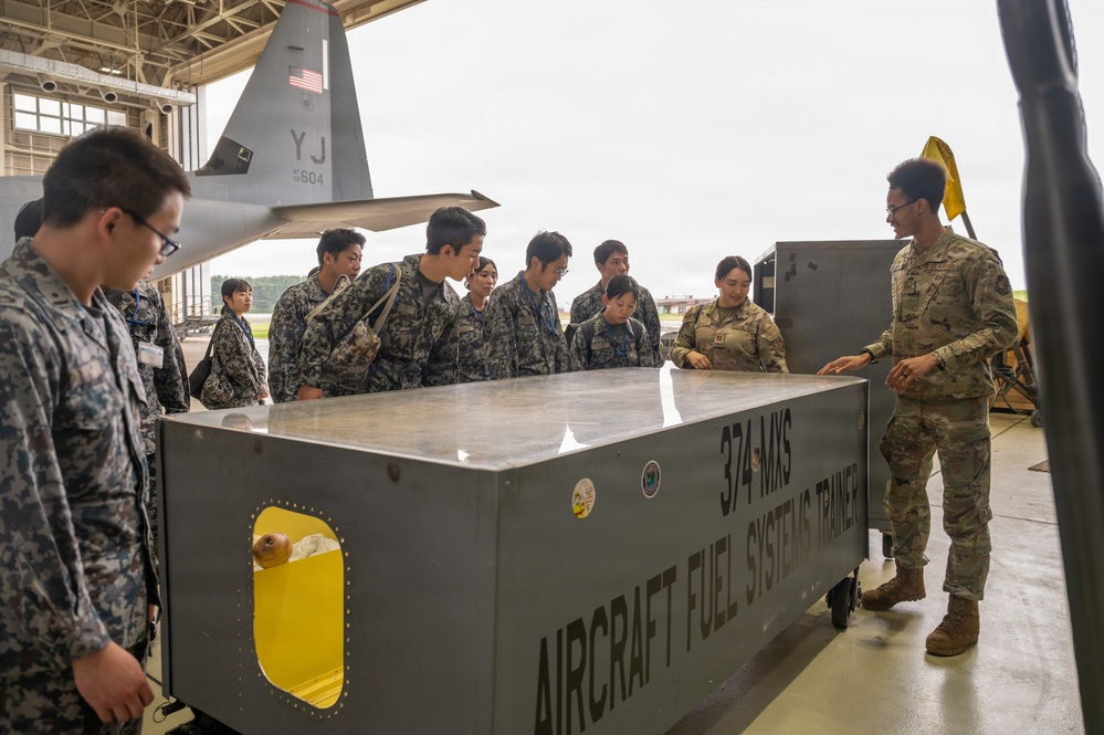 374 MXG hosts JASDF 1st Technical School immersion