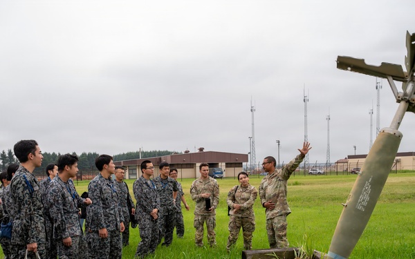 374 MXG hosts JASDF 1st Technical School immersion