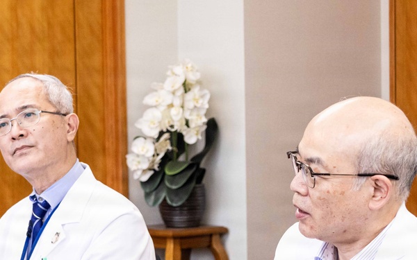 Capt. Gilliard Meets With Host Nation Doctors During Courtesy Visit