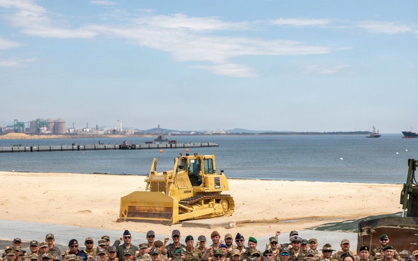 CJLOTS participants gather at Dogu Beach