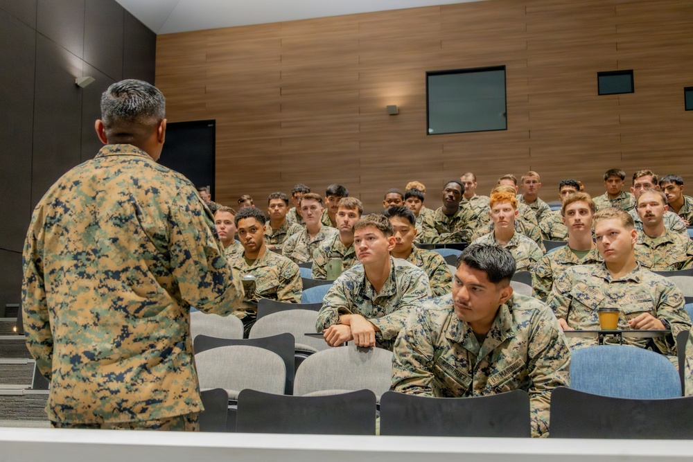 Infantry monitor visits MRF-D