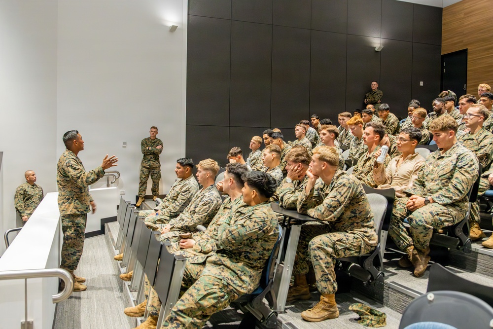 Infantry monitor visits MRF-D