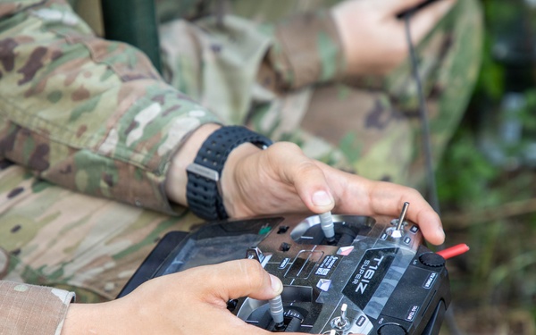 2ID/RUCD, Marines, strengthen lethality during FPV drone training