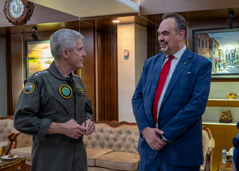 Commander, U.S. Pacific Fleet, Arrives in Dhaka, Bangladesh