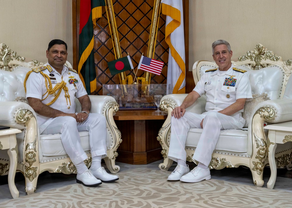 Commander, U.S. Pacific Fleet, Meets With Bangladesh Chief of Navy Staff in Dhaka