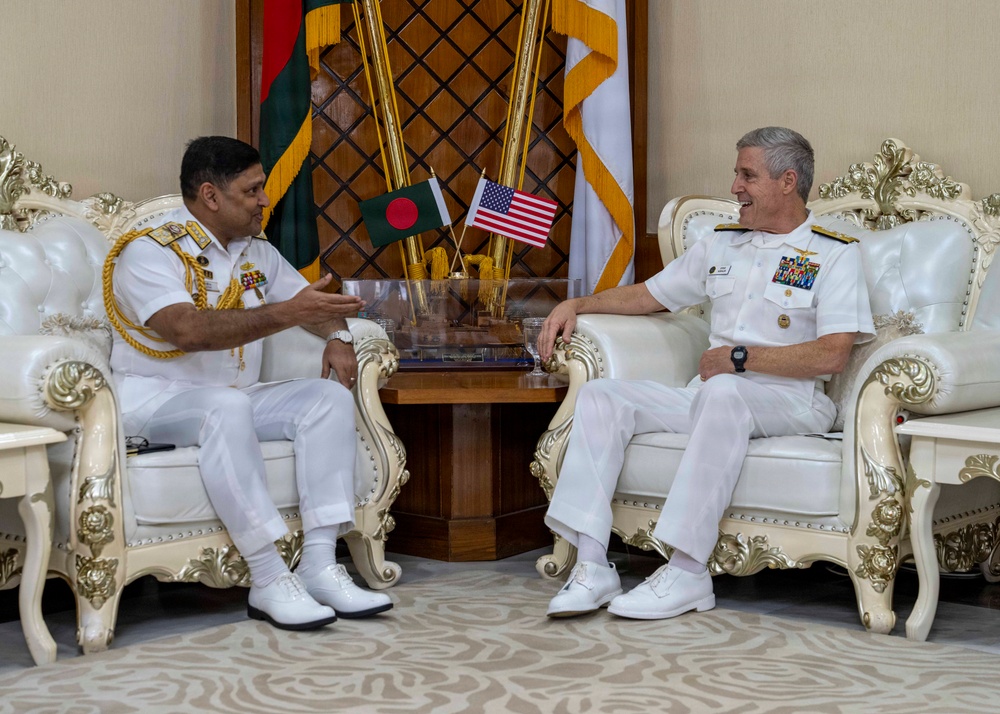 Commander, U.S. Pacific Fleet, Meets With Bangladesh Chief of Navy Staff in Dhaka