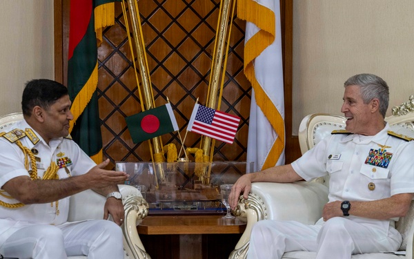 Commander, U.S. Pacific Fleet, Meets With Bangladesh Chief of Navy Staff in Dhaka