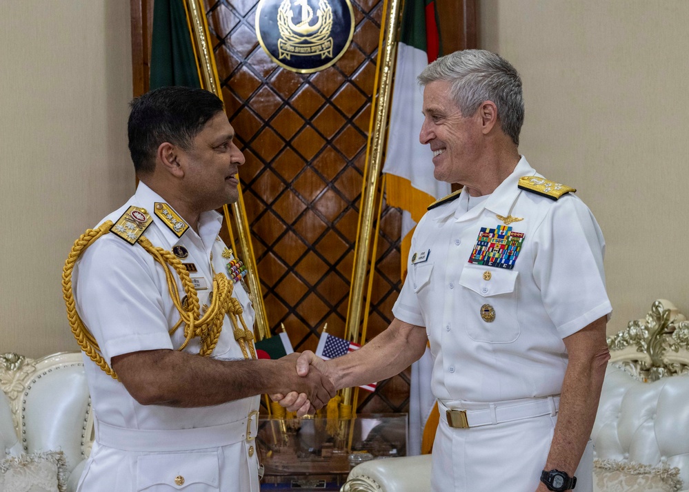 Commander, U.S. Pacific Fleet, Meets With Bangladesh Chief of Navy Staff in Dhaka
