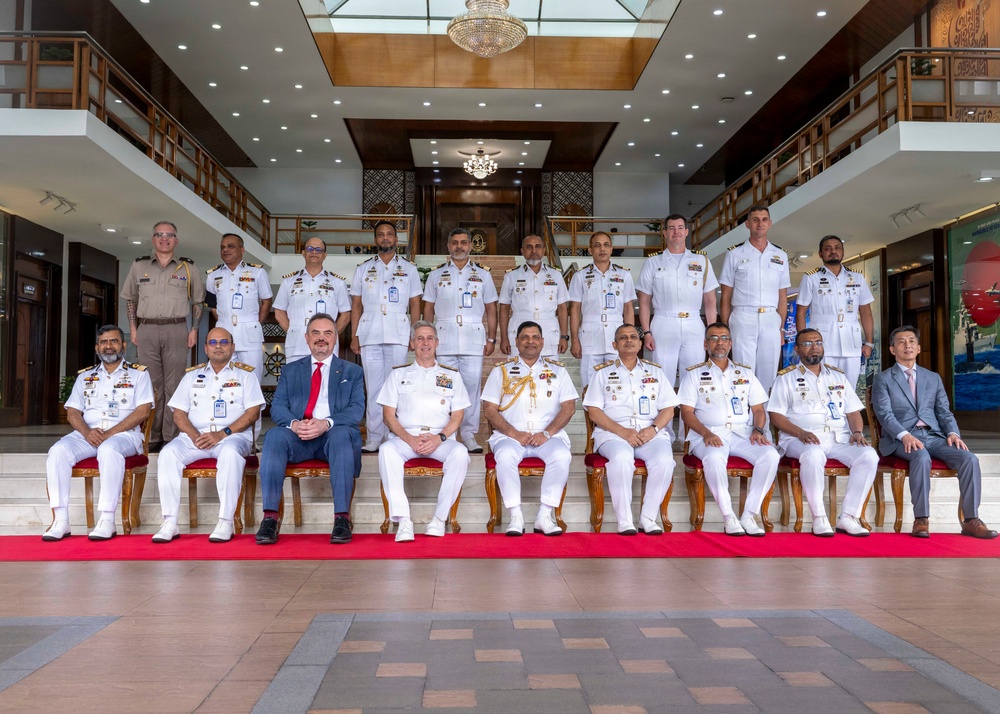 Commander, U.S. Pacific Fleet, Meets With Bangladesh Chief of Navy Staff in Dhaka