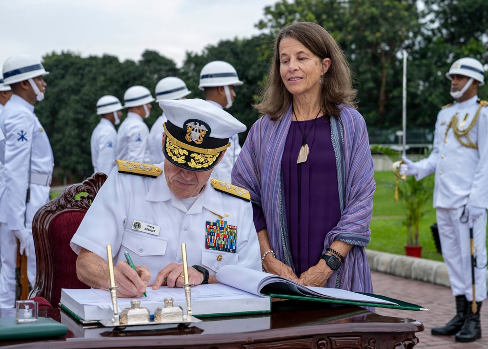 Commander, U.S. Pacific Fleet, Lay Wreath at the Skikha Anirban in Dhaka