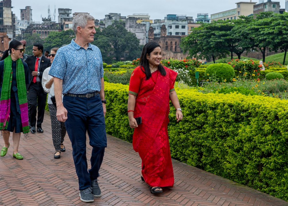 Commander, U.S. Pacific Fleet, Tours Historic Lalbagh Fort in Dhaka While Visiting Bangladesh