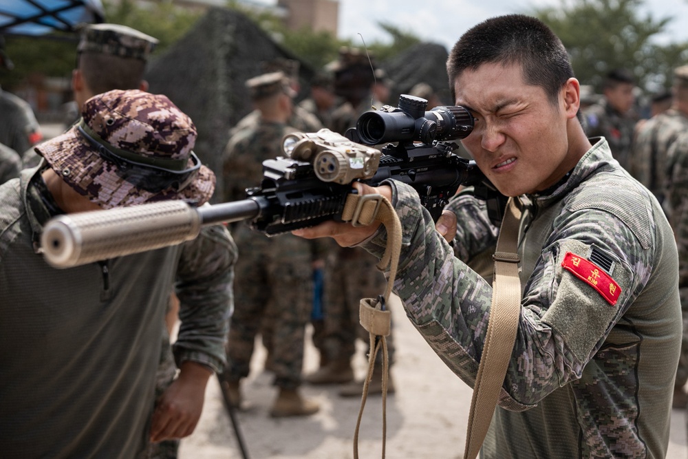 KMEP 26.2| U.S. Marines Conduct Static Weapons Showcase