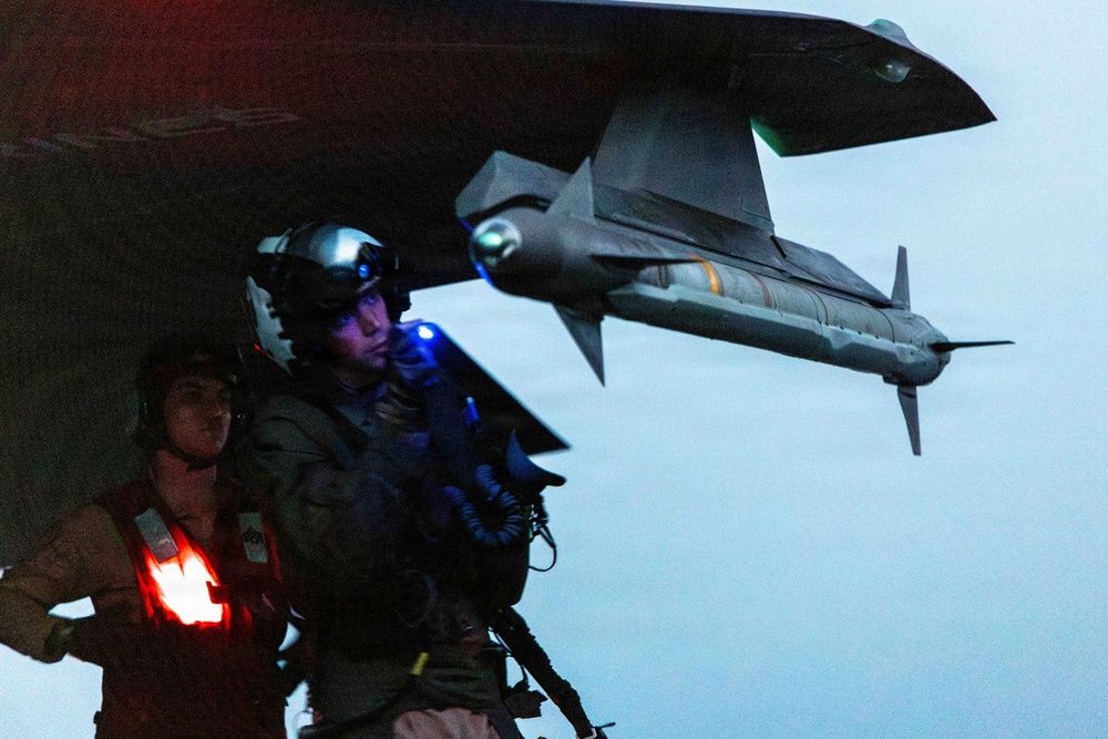 11th MEU Marines, Sailors Conduct Flight Operations Aboard USS Boxer