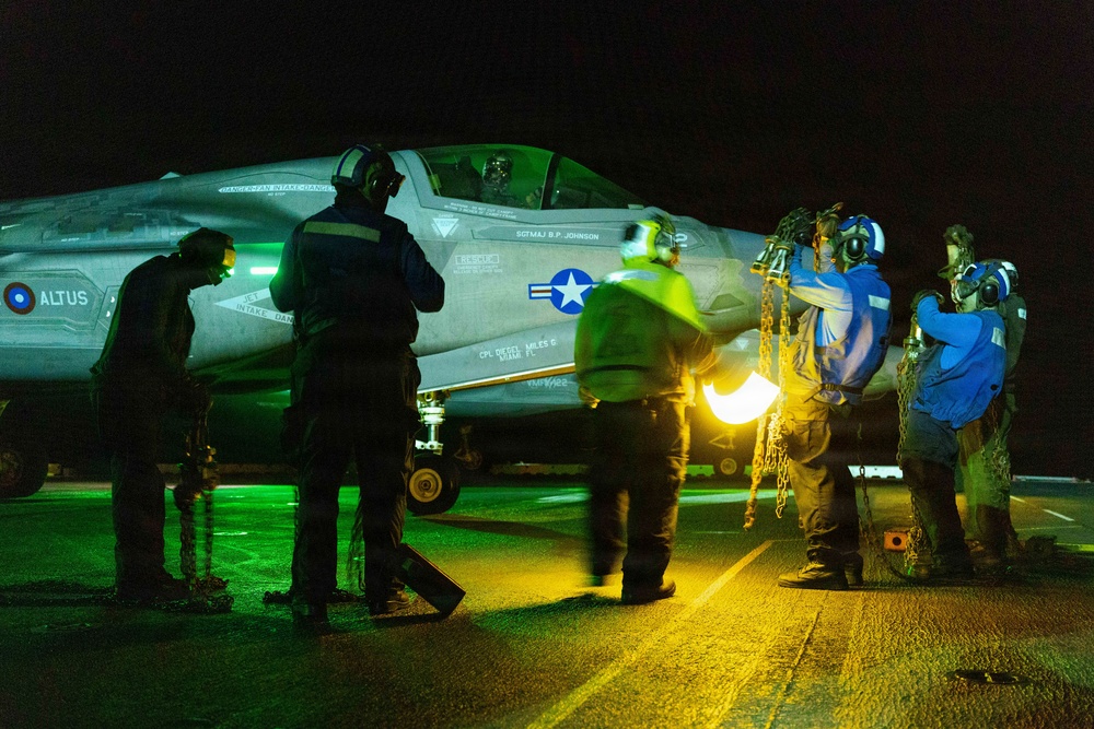 11th MEU Marines, Sailors Conduct Flight Operations Aboard USS Boxer