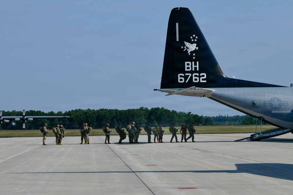 861st Quartermaster Company load on Marine C-130J