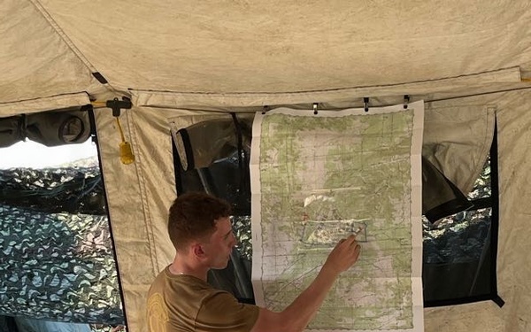 912th FRSD Soldier Briefs Vehicle Recovery Route