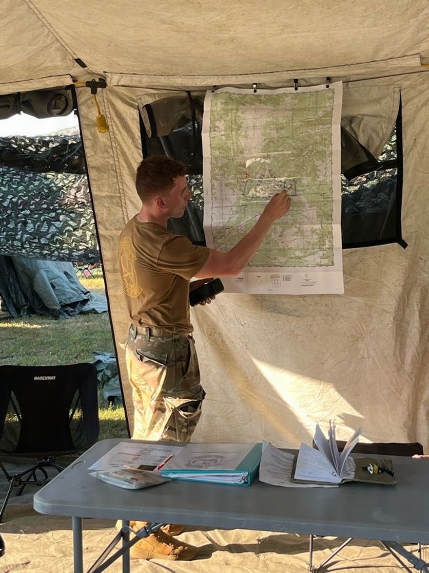 912th FRSD Soldier Briefs Vehicle Recovery Route