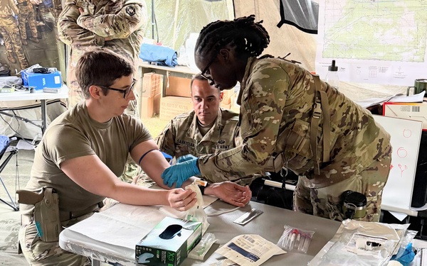 912th FRSD Conducts Walking Blood Bank Training