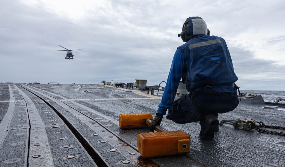 USS Mustin conducts flight operations