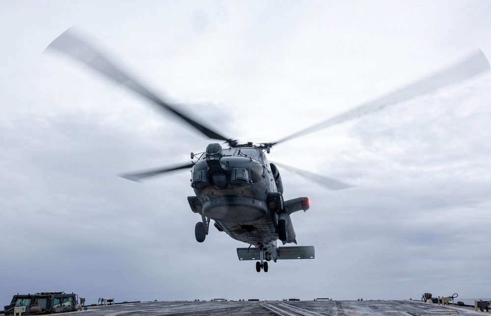 USS Mustin conducts flight operations