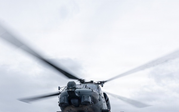 USS Mustin conducts flight operations