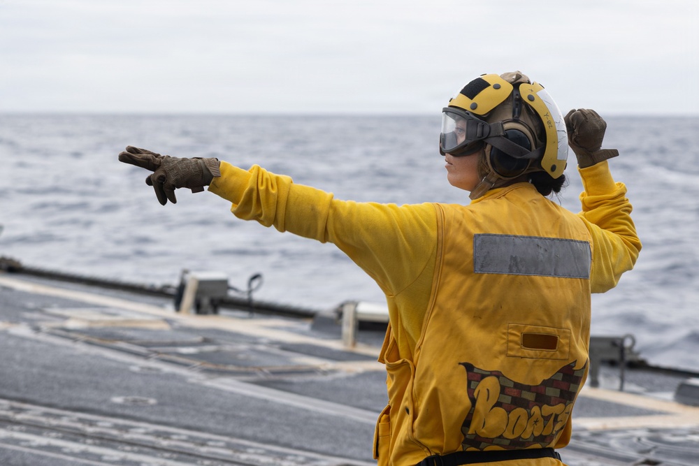 USS Mustin conducts flight operations