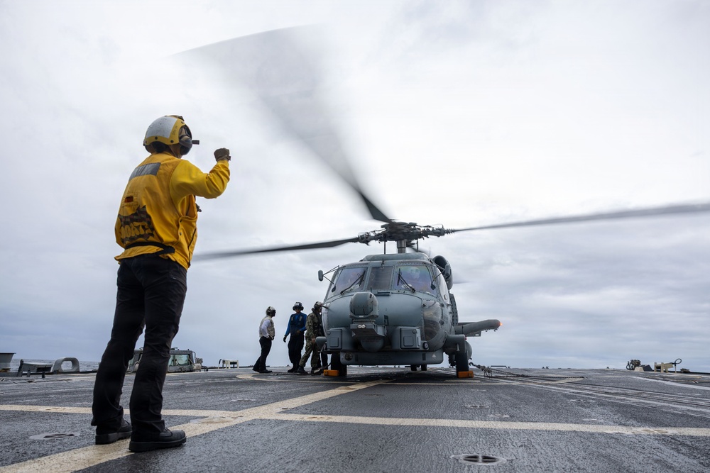 USS Mustin conducts flight operations