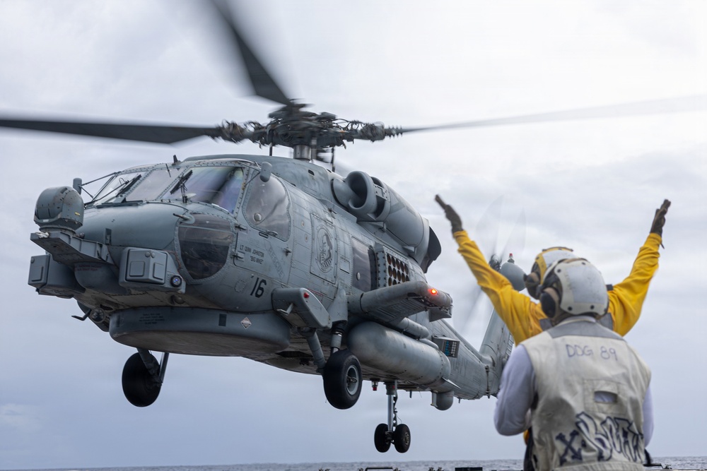 USS Mustin conducts flight operations