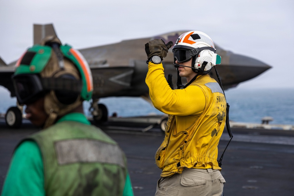Abraham Lincoln Conducts Flight Operations
