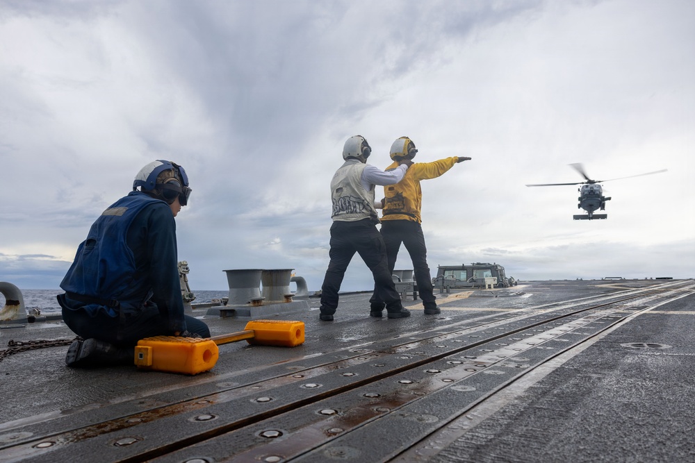 USS Mustin conducts flight operations