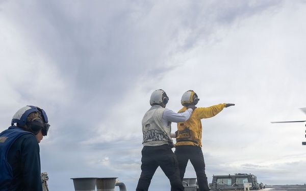 USS Mustin conducts flight operations
