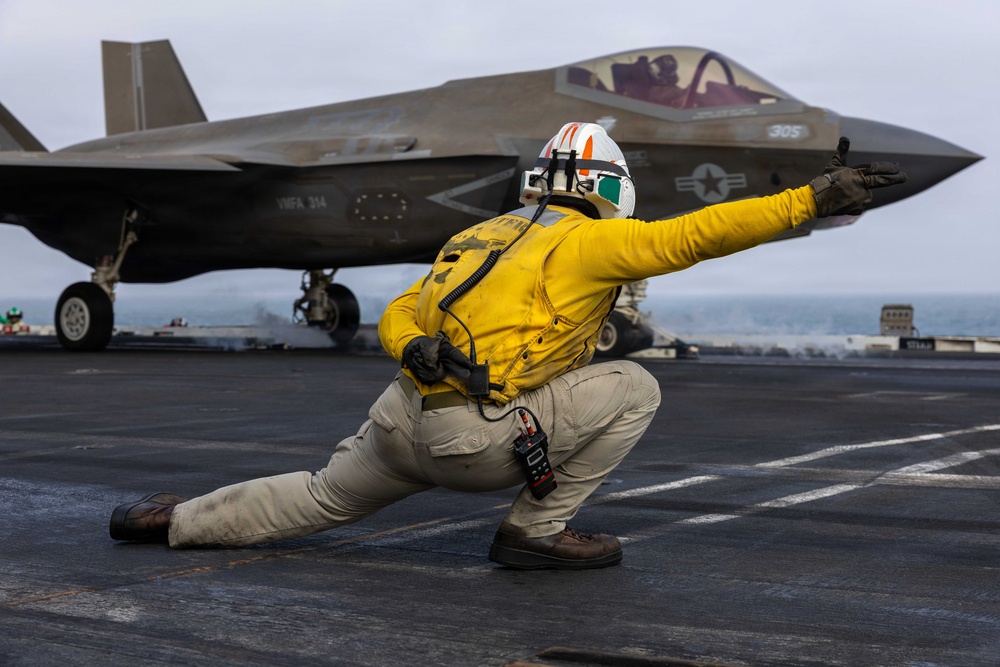 Abraham Lincoln Conducts Flight Operations