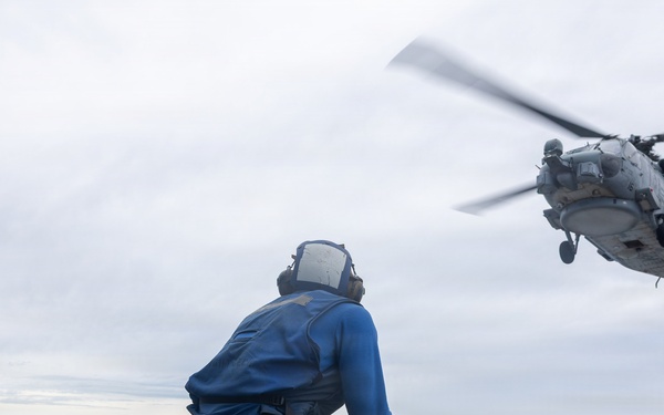 USS Mustin conducts flight operations