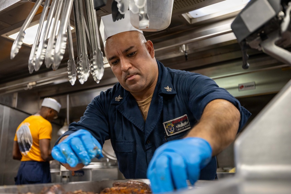 USS Mustin conducts galley operations
